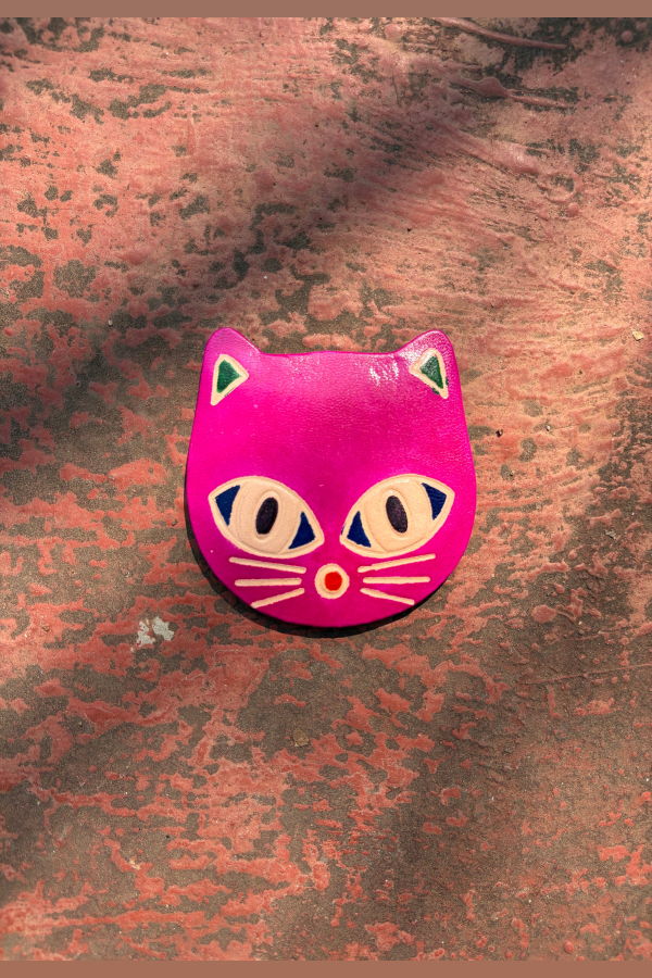 IKKIVI Meow Meow On the Wall Hand Mirror - Pink
