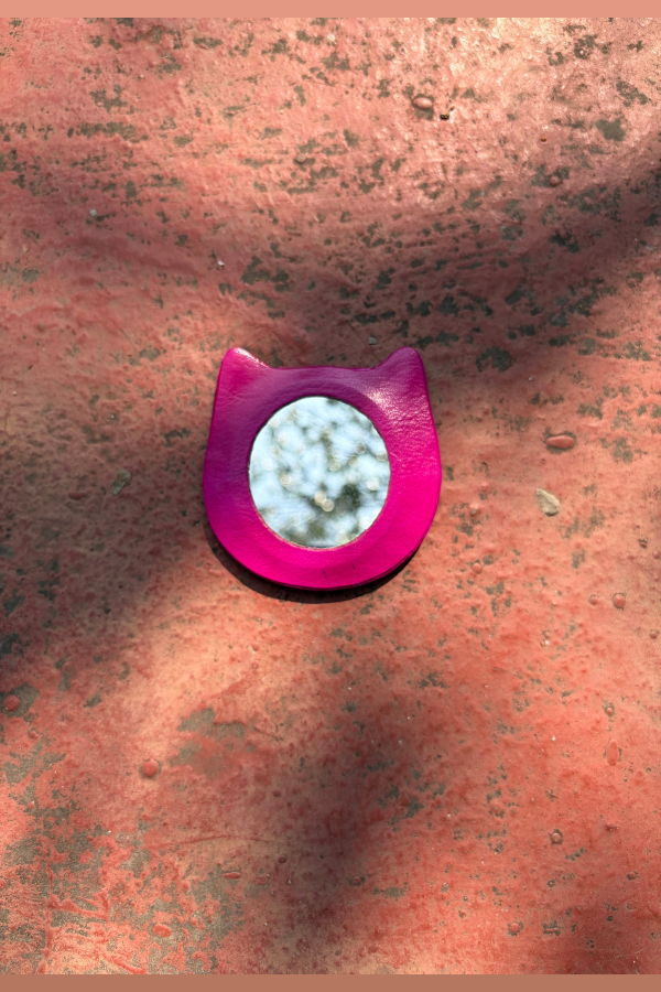 IKKIVI Meow Meow On the Wall Hand Mirror - Pink