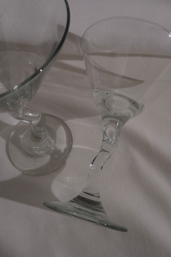 Vintage 90s Twisted Stem Martini Glasses - Clear