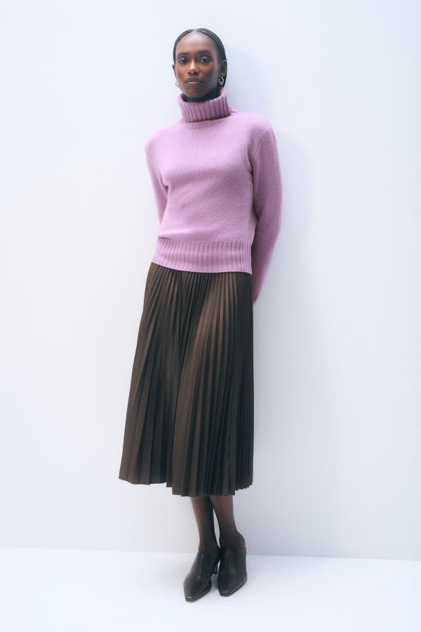 White + Warren Cashmere Featherweight Turtleneck