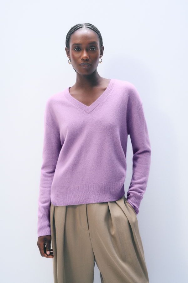 White + Warren Cashmere V-Neck Sweater