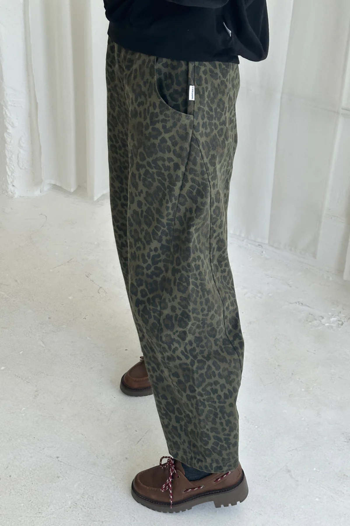 Le Bon Shoppe Arc Pants - Fern Leopard - Image 2 of 4