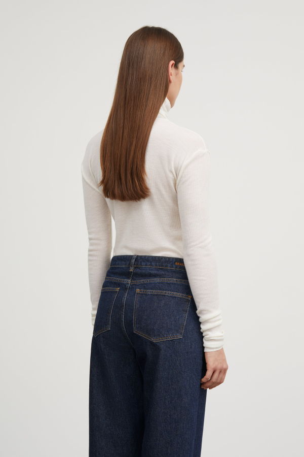 skall studio Amy T-Neck Turtleneck