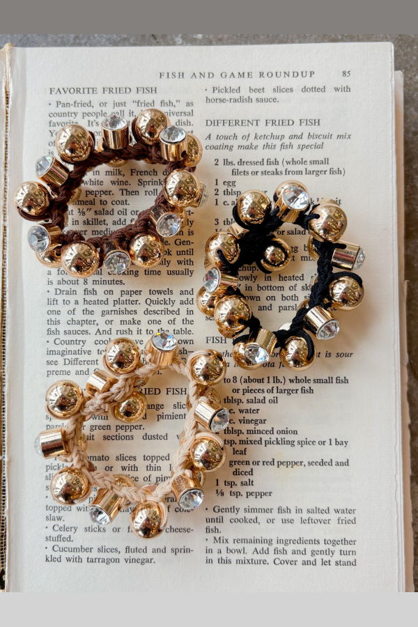 Smith and Co. Design Chunky Scrunchie - Cream