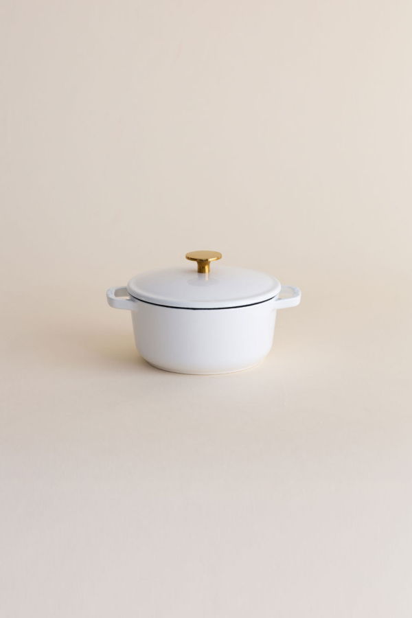 Kana 0.5 Quart Micro Dutch Oven - White