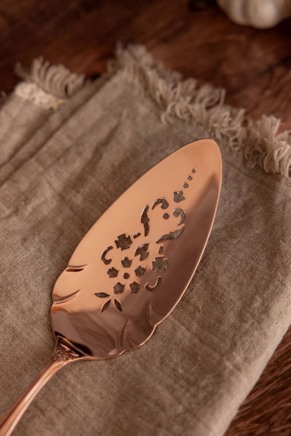 Coppermill Kitchen Antique Pie/Cake Server