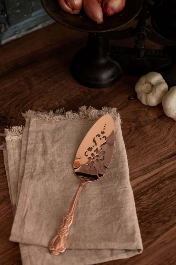 Coppermill Kitchen Antique Pie/Cake Server