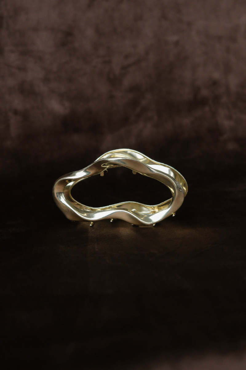 Pipe & Row Large Metal Oval Hair Claw - Gold