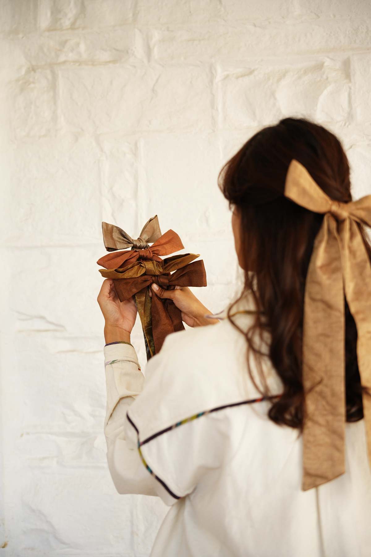 RUJUTA SHETH Gilded Bow - Image 5 of 6