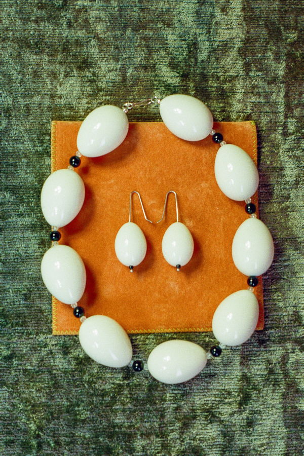 Gohar World Host Earrings Egg