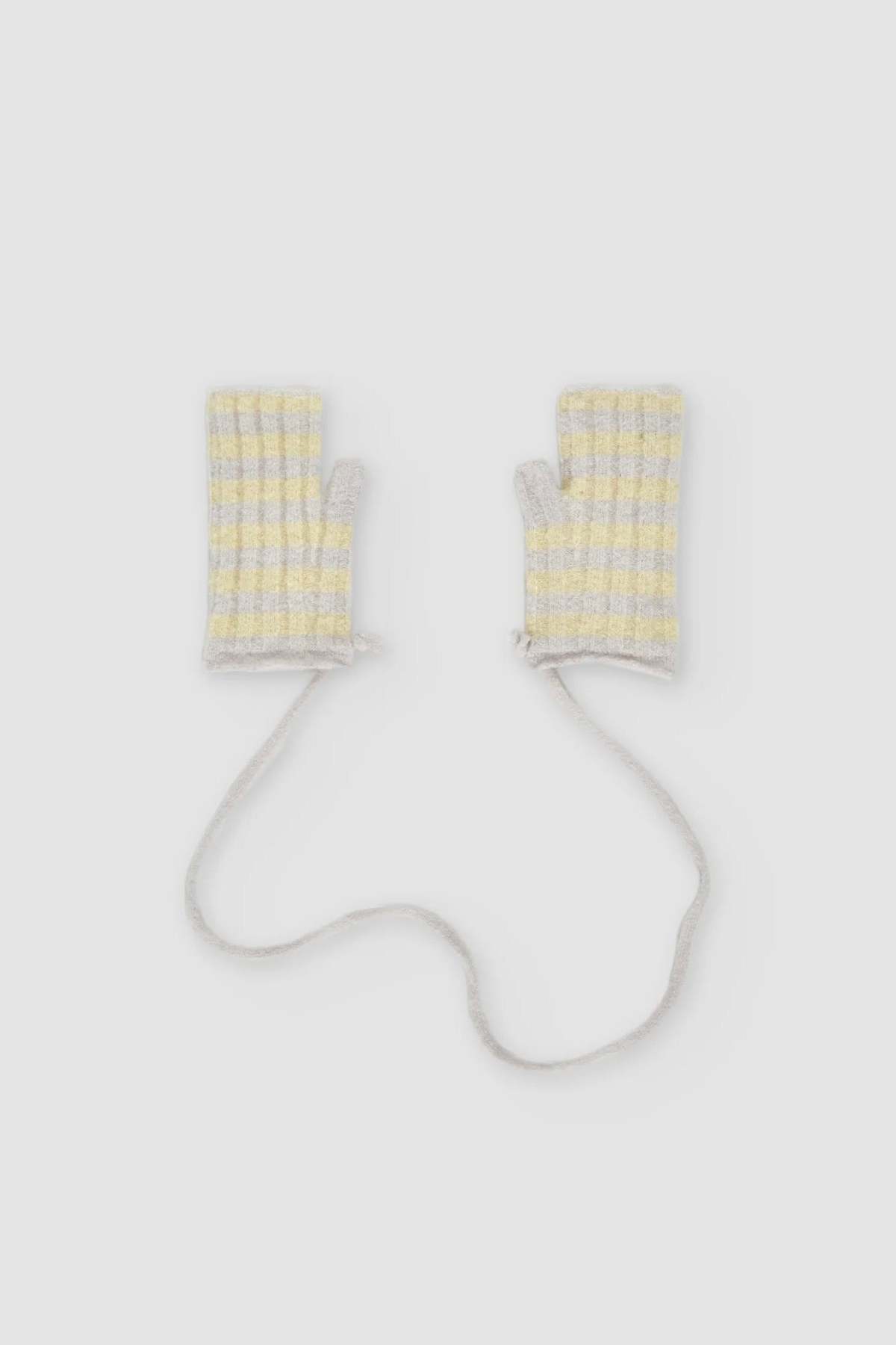 Rus Hanei Mittens - Image 1 of 2