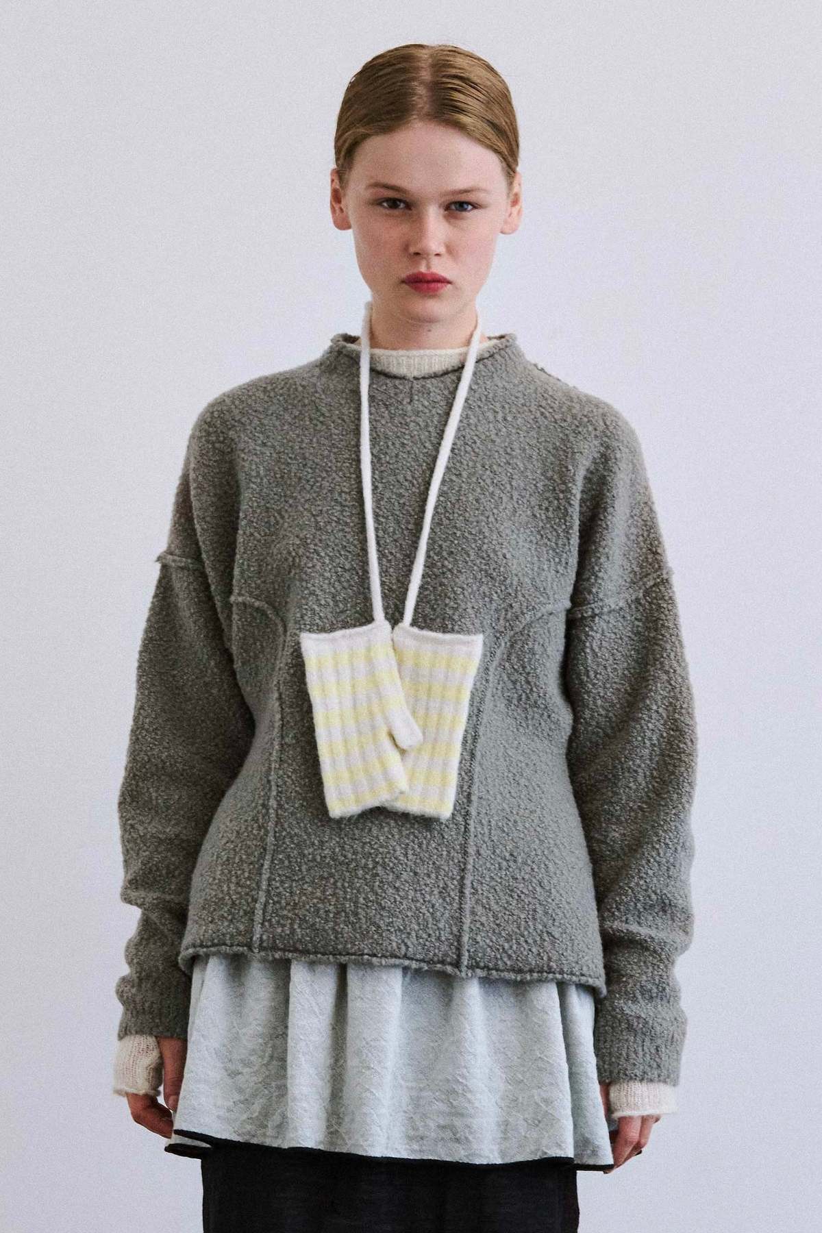 Rus Hanei Mittens - Image 2 of 2