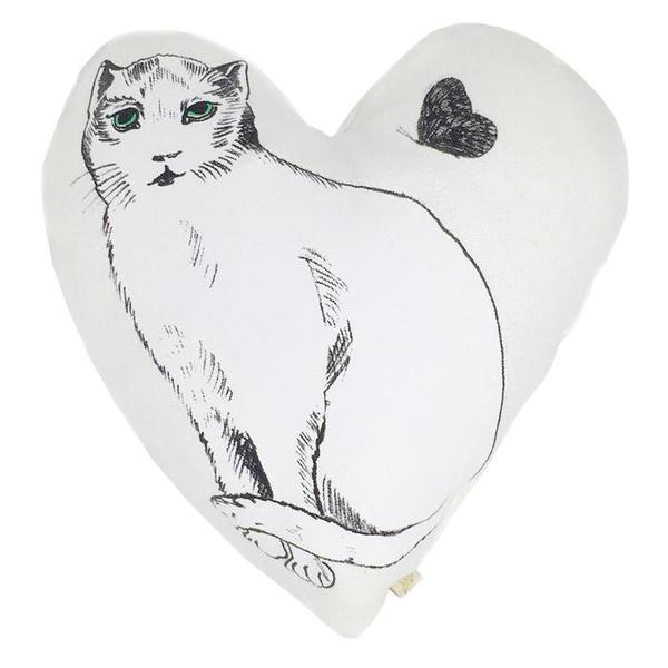 Kids Atsuyo et Akiko Linen Heart Pillow with Small Cat - White Kids Atsuyo et Akiko Linen Heart Pillow with Small Cat - White