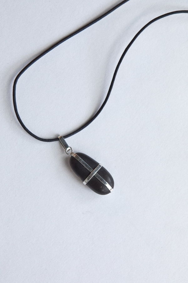 Nathalie Mathoulin Elongated StoneRibbon Pendant - Black/ Sterling Silver