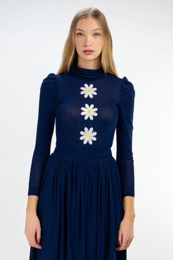 Kristinit Daisy Caron Top