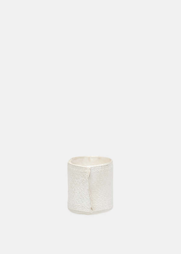 Detaj Wide Burned Wrapped Bandage Ring - white
