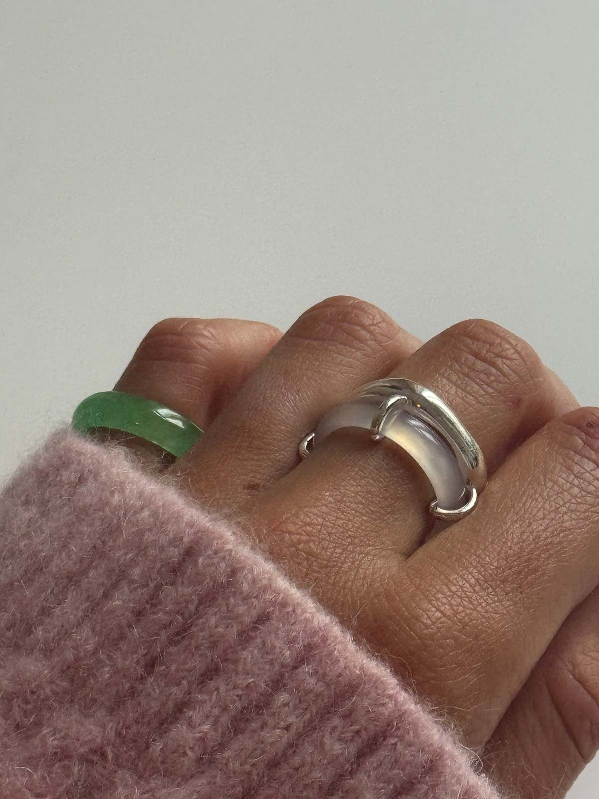 seree Cove White Jade Stone Sculpted Ring - Image 2 of 9