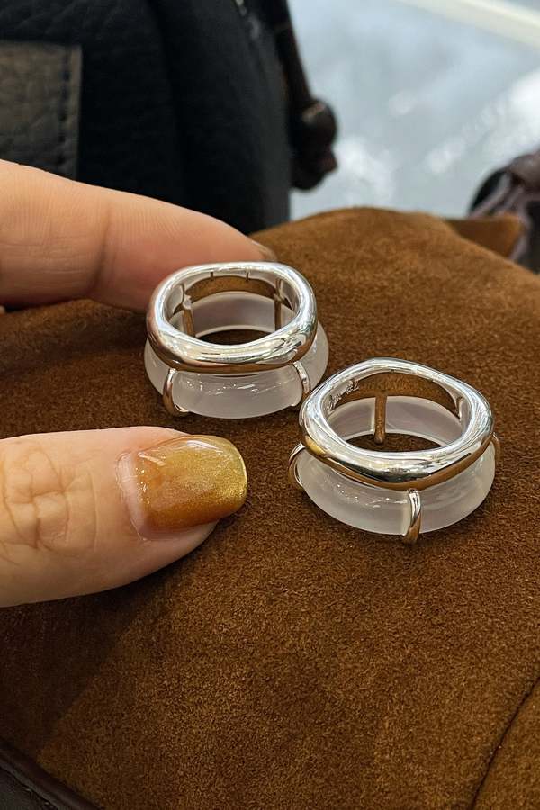 seree Cove White Jade Stone Sculpted Ring