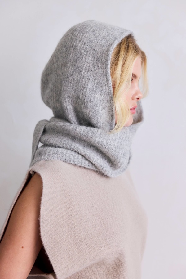 ARCTIC FOX & CO. Blizzard Grey Alpaca Hooded Scarf