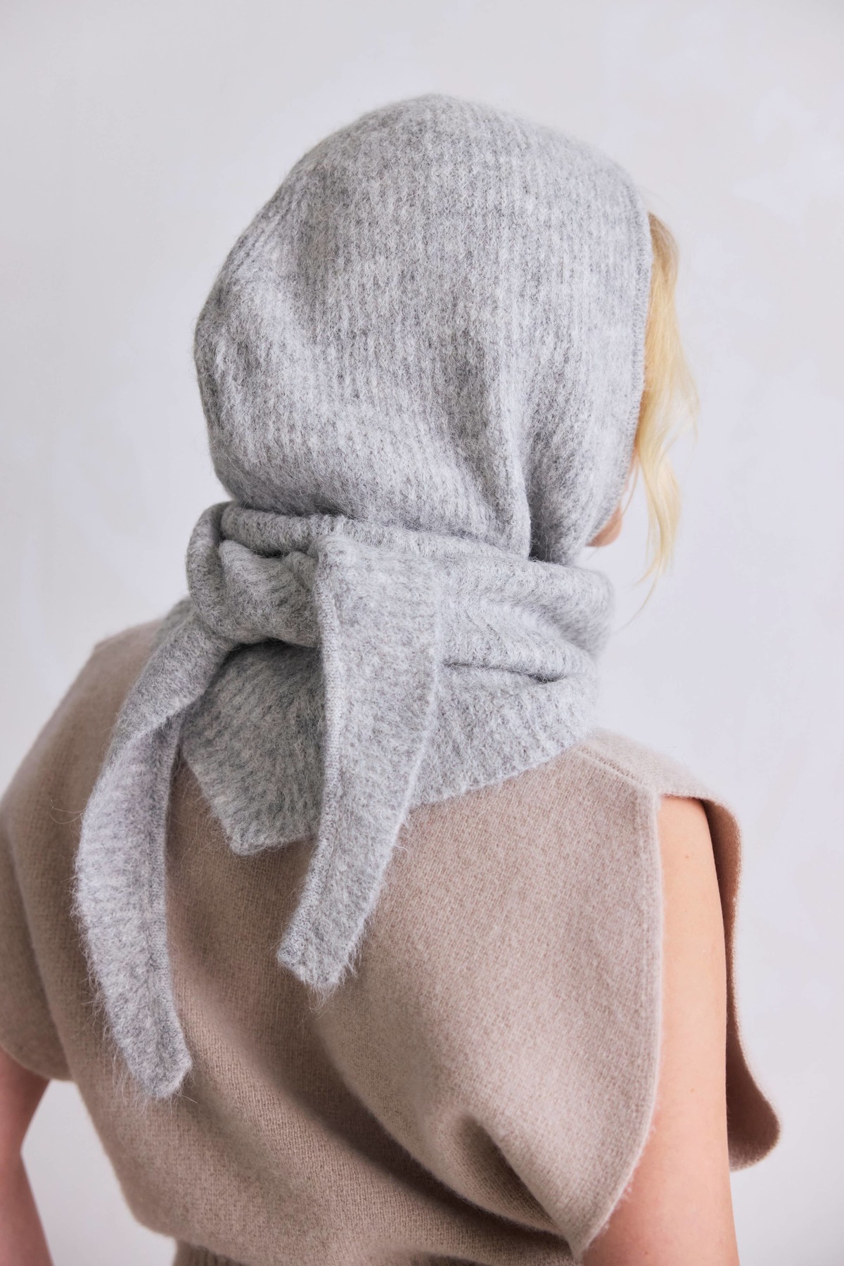 ARCTIC FOX & CO. Blizzard Grey Alpaca Hooded Scarf - Image 10 of 10