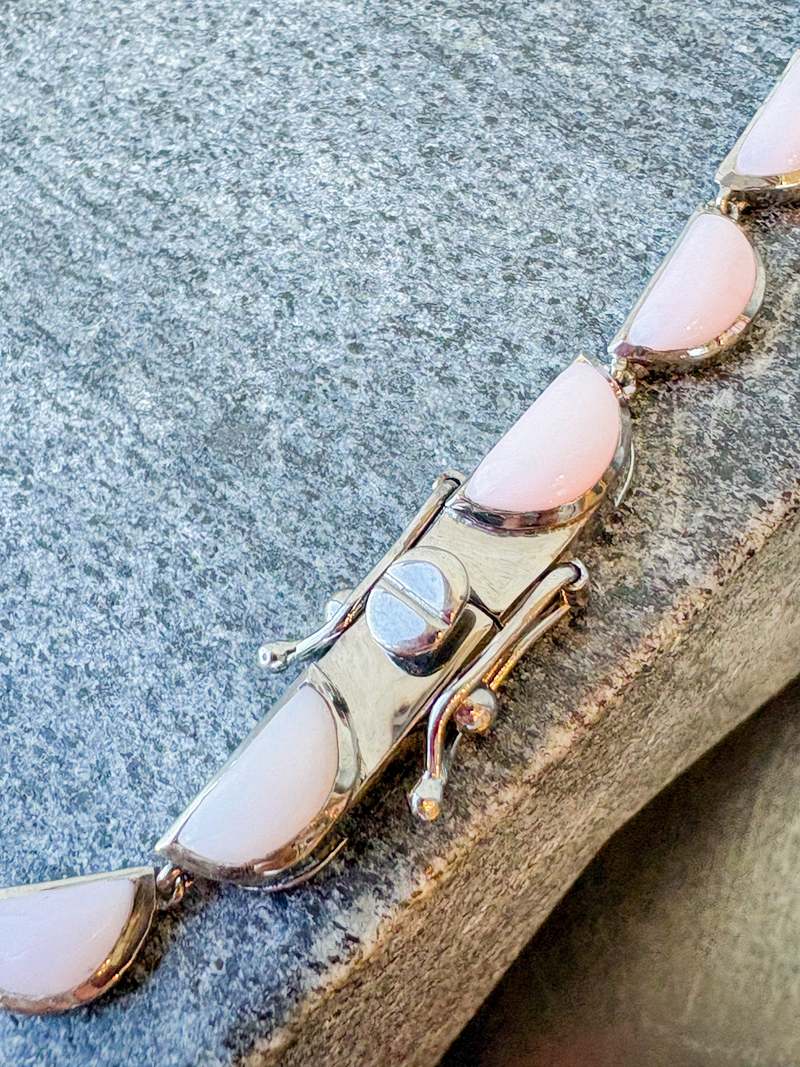 Nak Armstrong Riviere Scallop Necklace - Pink Opal