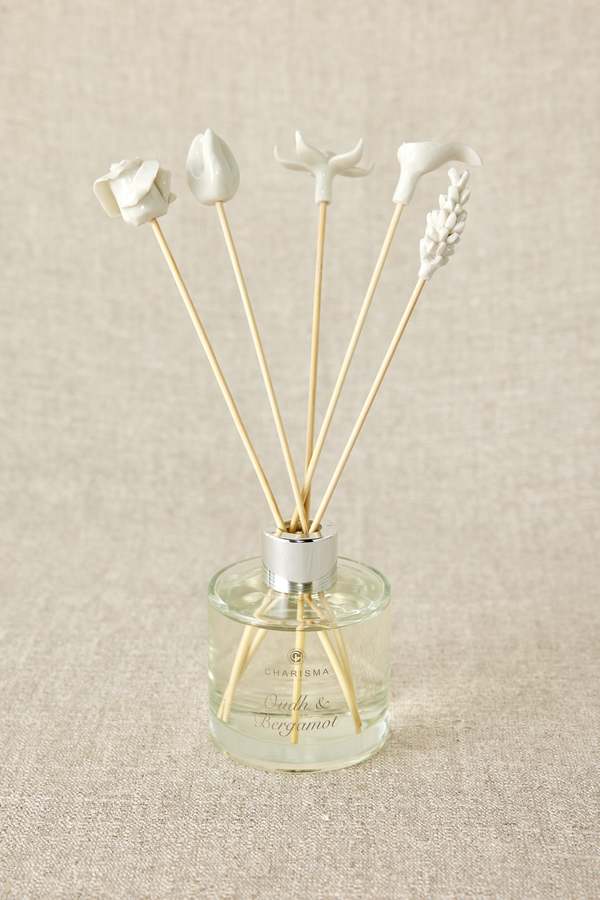 Kanju Interiors Country Flowers Bamboo Diffuser Sticks Set Kanju Interiors Country Flowers Bamboo Diffuser Sticks Set