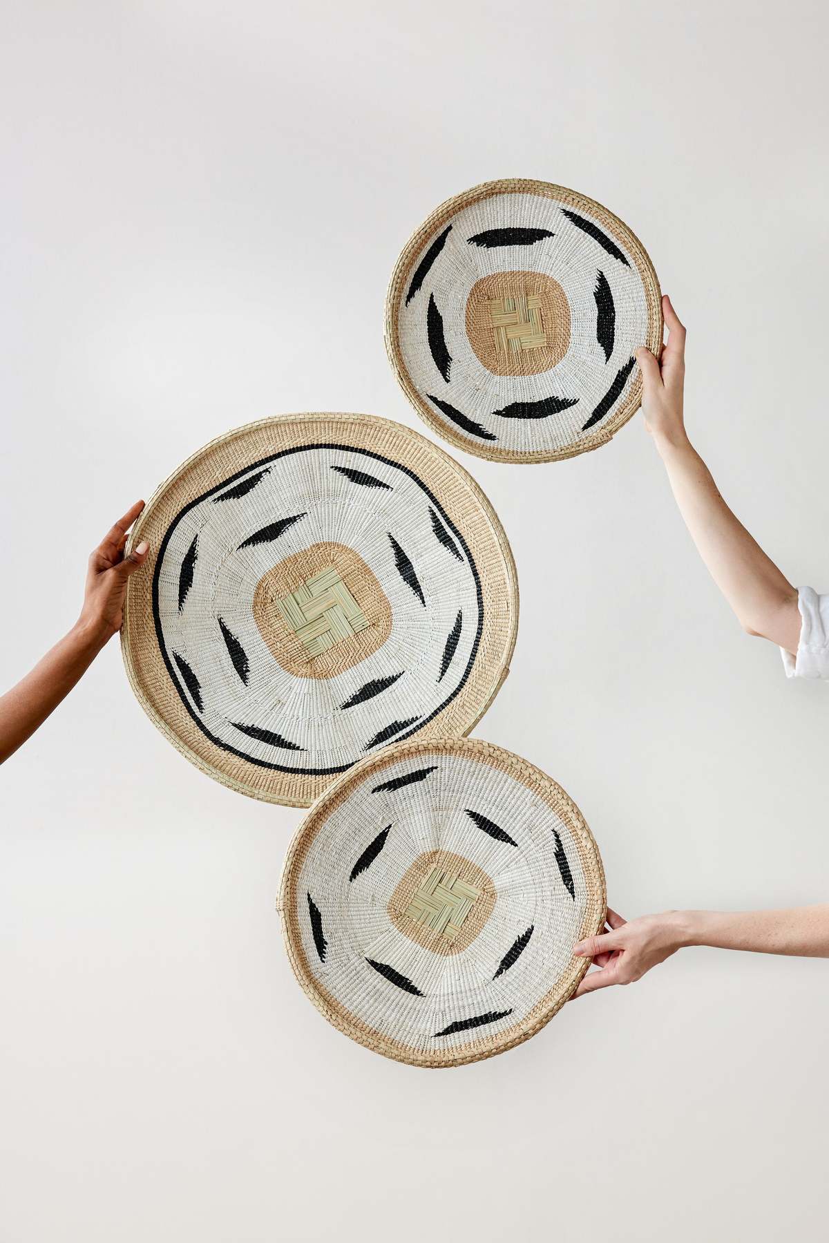 Kanju Interiors Nolyia White Flat Basket Set - Image 2 of 5