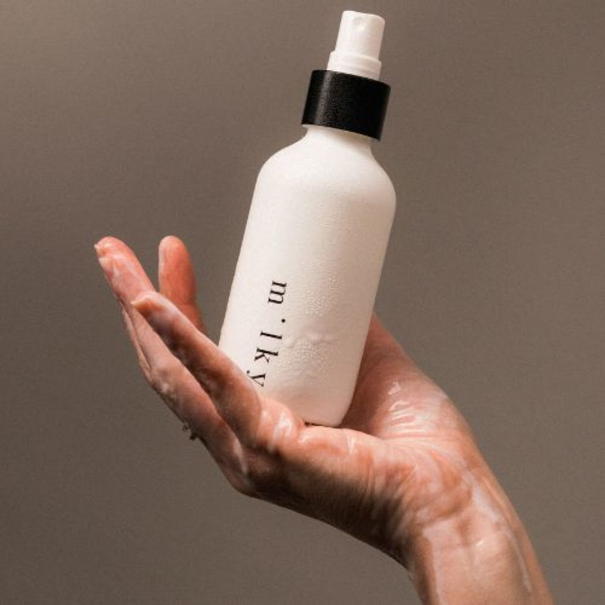 Riddle Oil Spray Lotion - Image 5 of 8