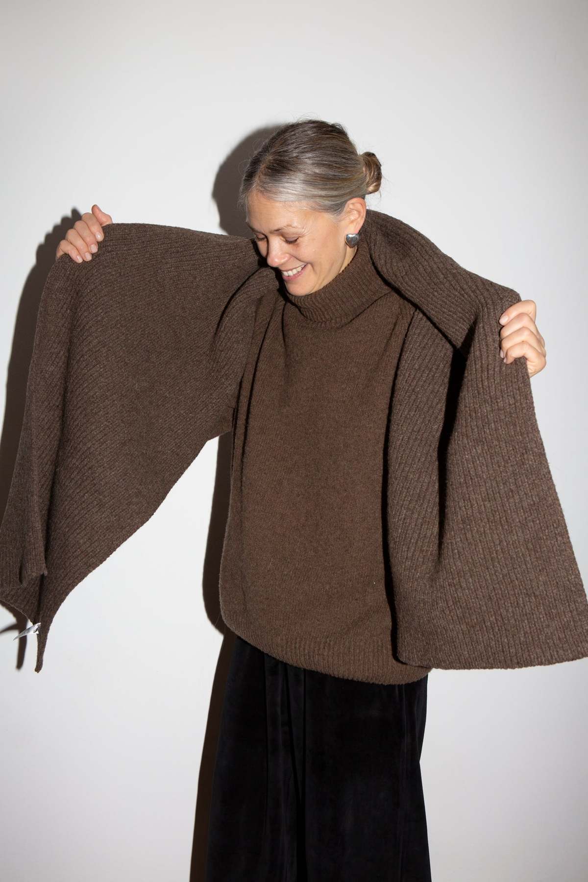 WOLF & GYPSY VINTAGE Baserange Mea Scarf - Image 1 of 5