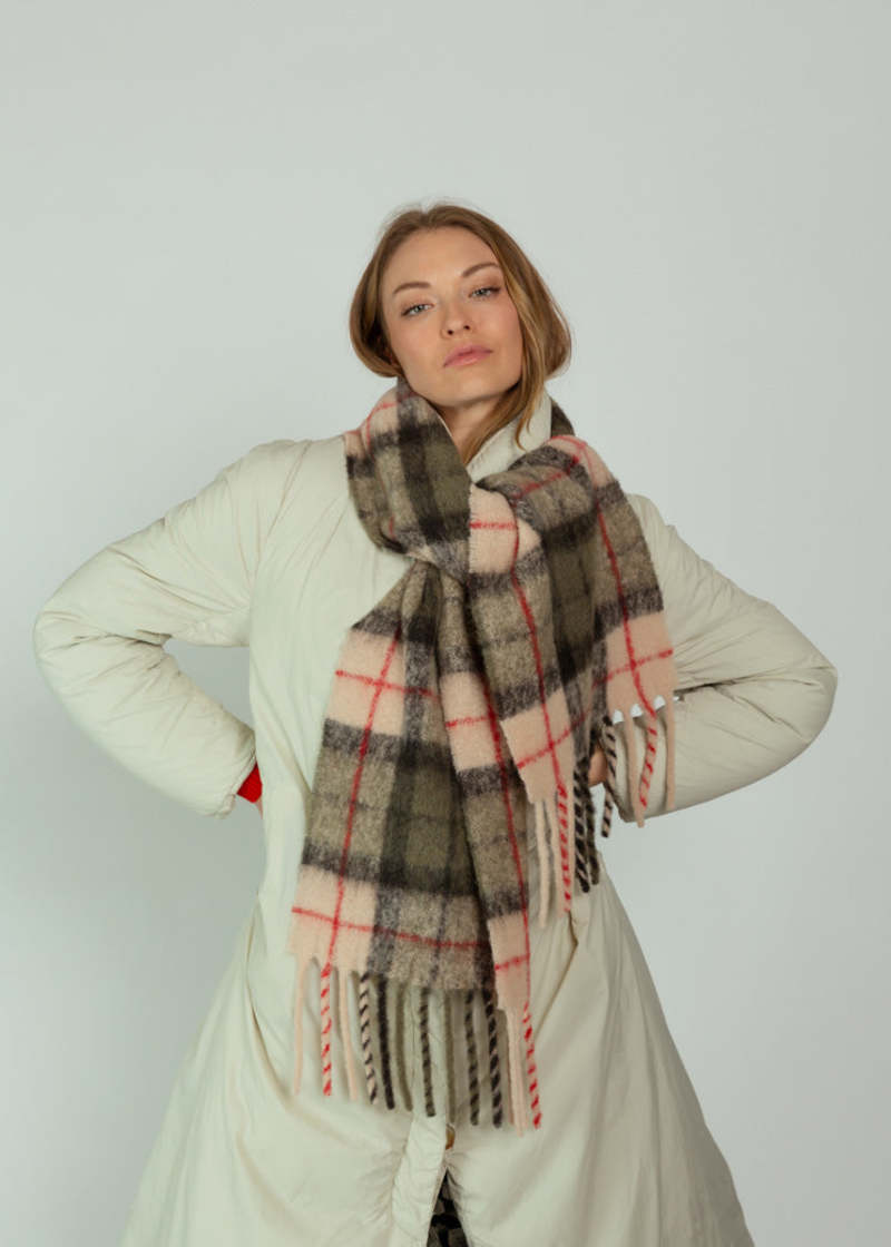 Closed Scarf - Pale Pink