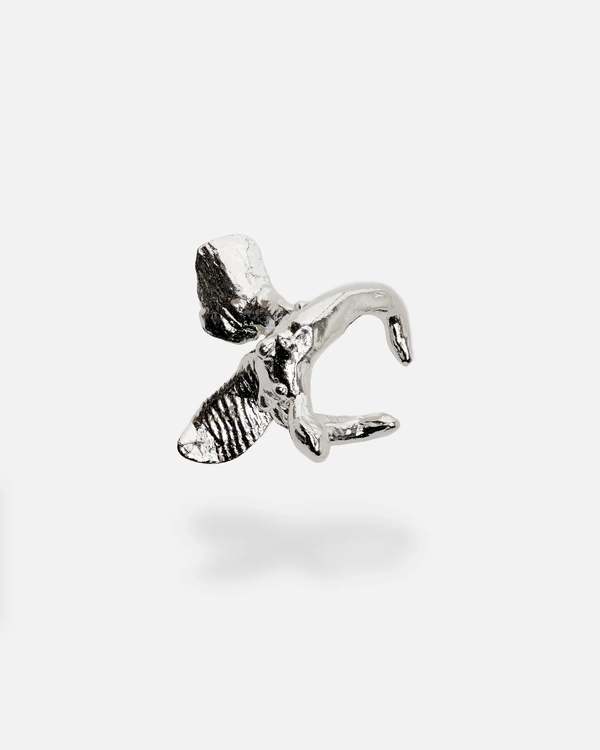 Ora-C Hornet Ear Cuff