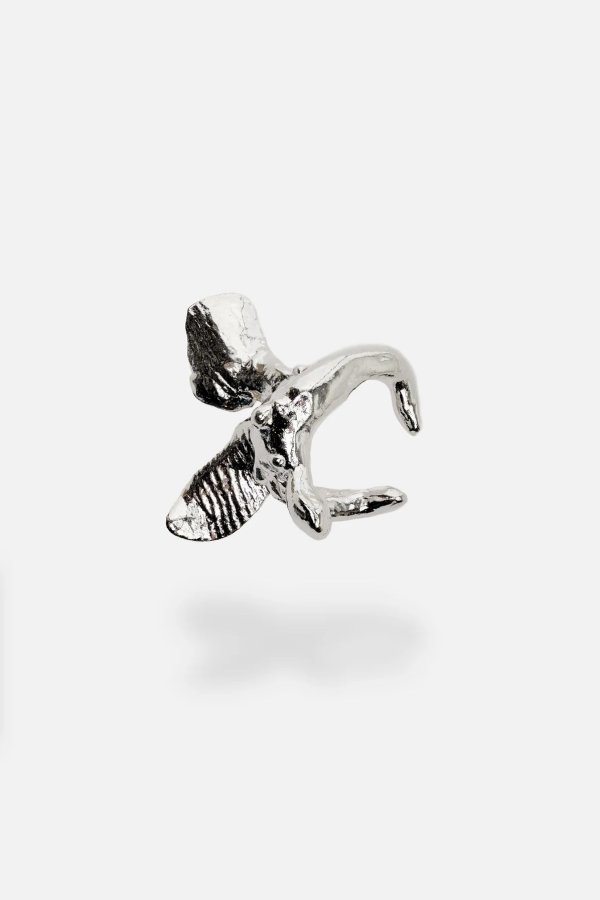 Ora-C Hornet Ear Cuff