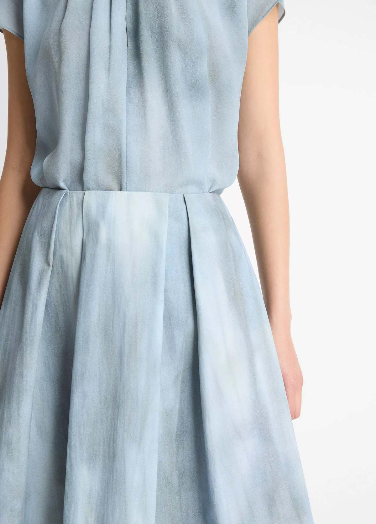 VINCE Washed Ombré Cotton Pleated Knee Skirt - Azura Wash - Image 3 of 3