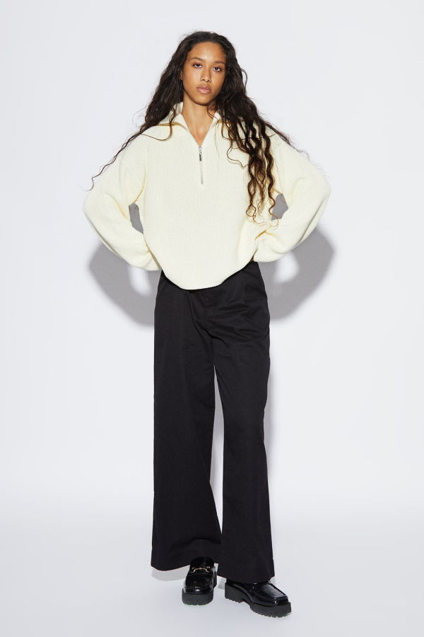 Oval Square Want Knit Logo Zip - White