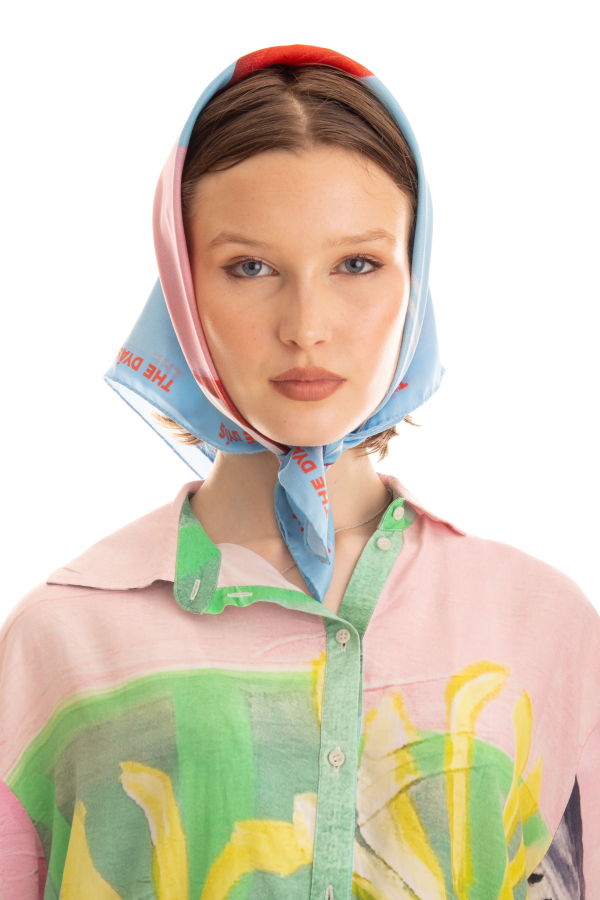 Thedyás Queen of Hearts Scarf