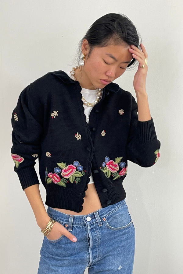 ReCAP Vintage Studio Vintage Embroidered Black Velvet Collar Cropped Cardigan