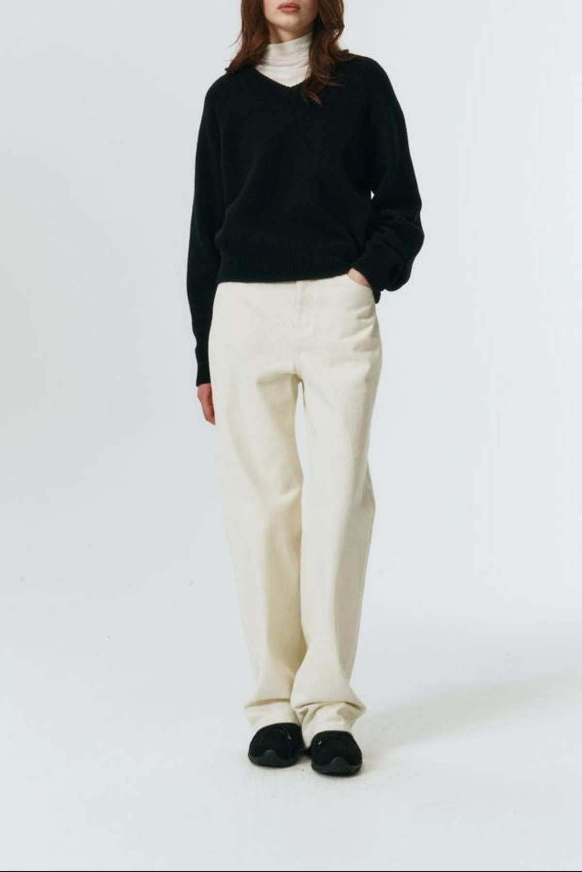 Dunst Unisex Soft Volume V-Neck Sweater - Black - Image 6 of 12