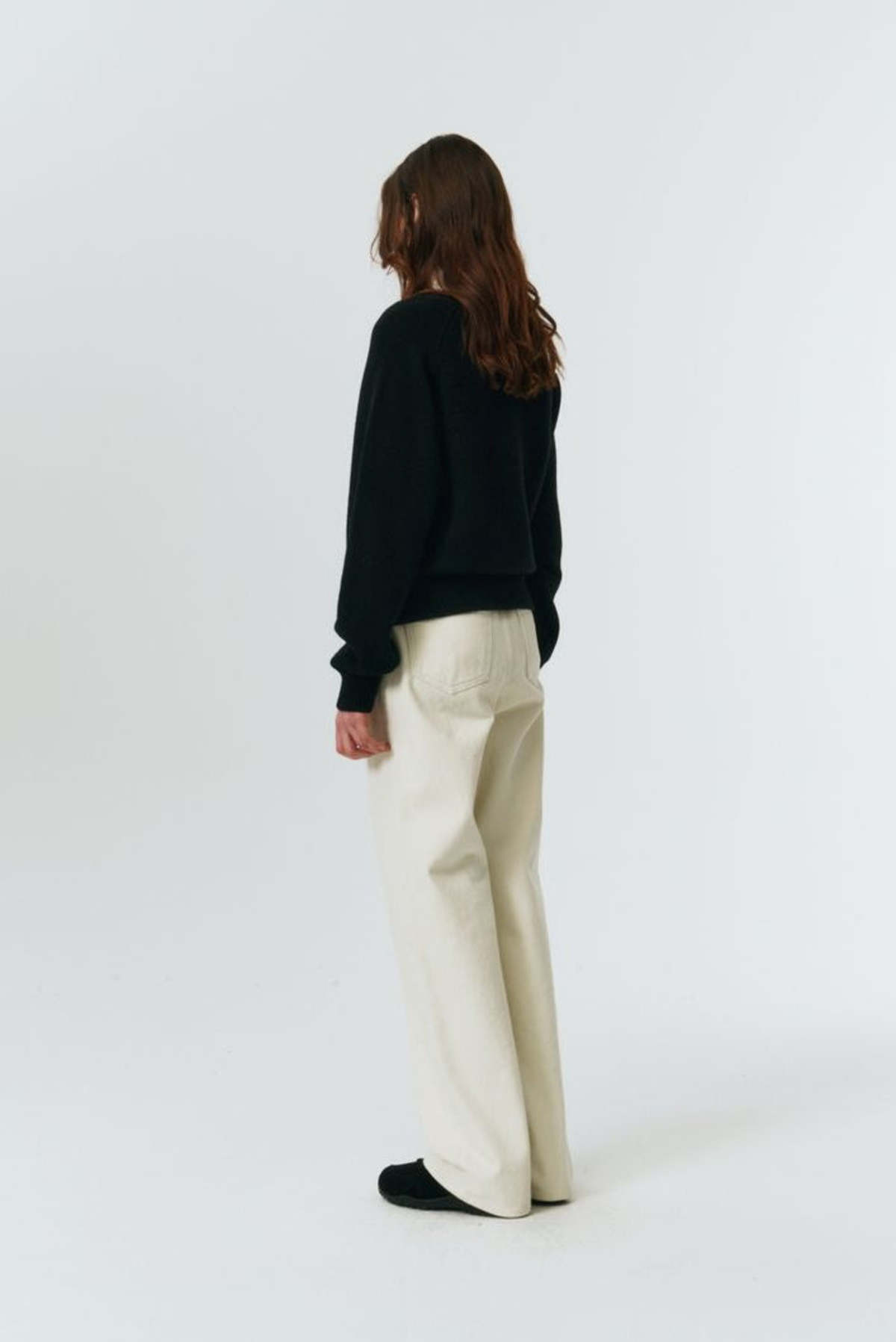 Dunst Unisex Soft Volume V-Neck Sweater - Black - Image 11 of 12