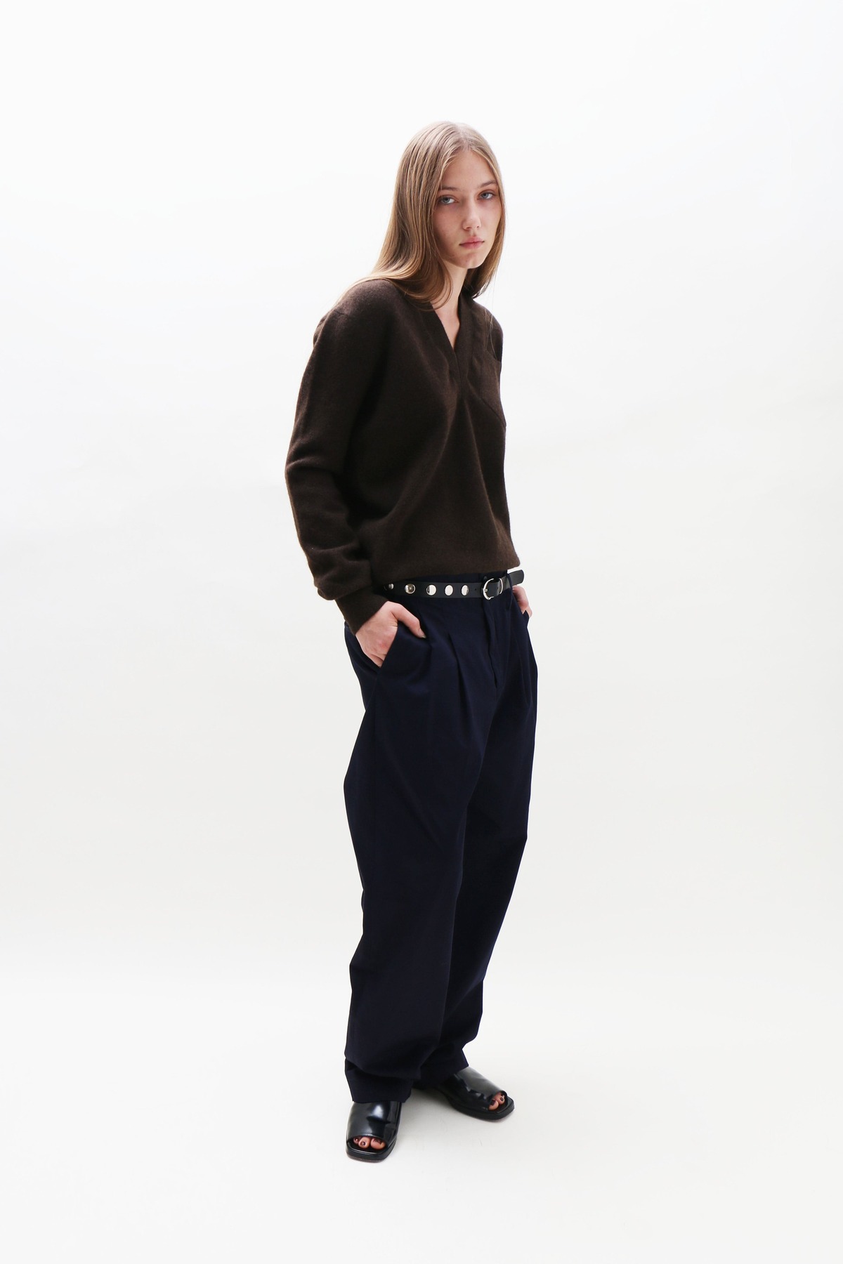 Talia Byre V Neck Jumper - Image 4 of 8