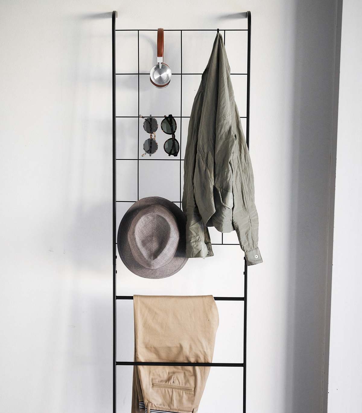 Yamazaki Home Leaning Ladder with Grid Panel - Image 10 of 12