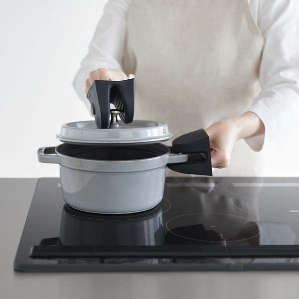 Yamazaki Home Magnetic Pot Holders - Set of 2 - Silicone