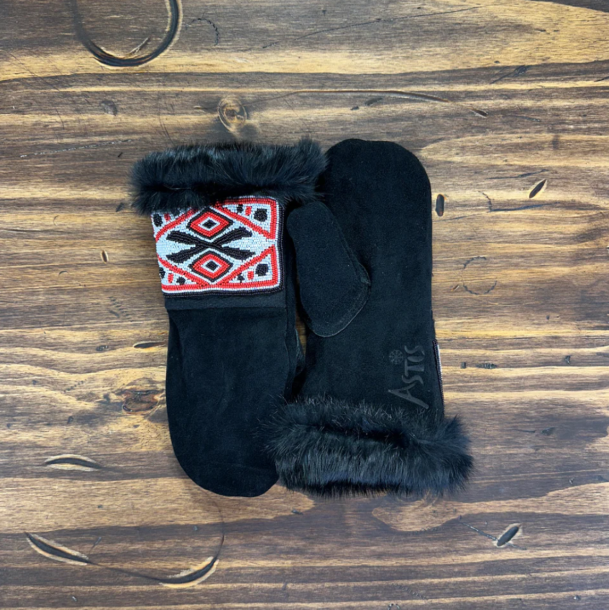 Astis Nebesiiwoo Short Cuff Mittens - Image 1 of 1