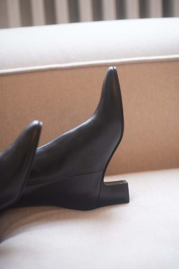 Anne Thomas Anita Boots