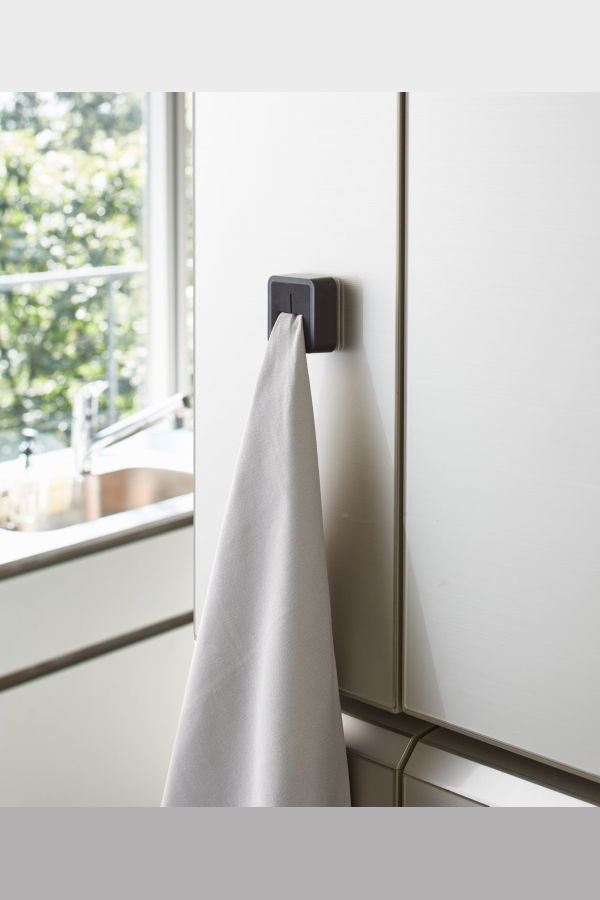 Yamazaki Home Traceless Adhesive Towel Holder
