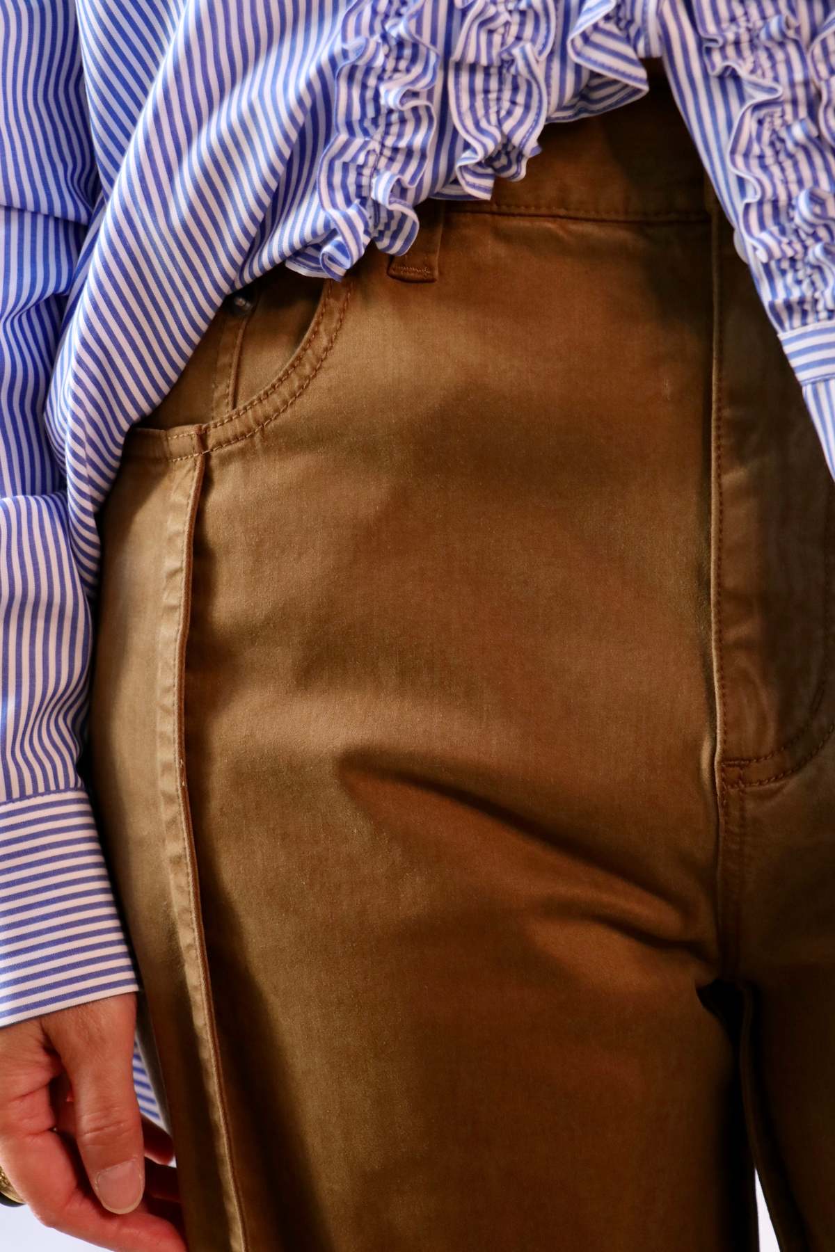 Tibi Garment Dyed Stretch Twill Tuck Pant - Dark Tan - Image 2 of 6