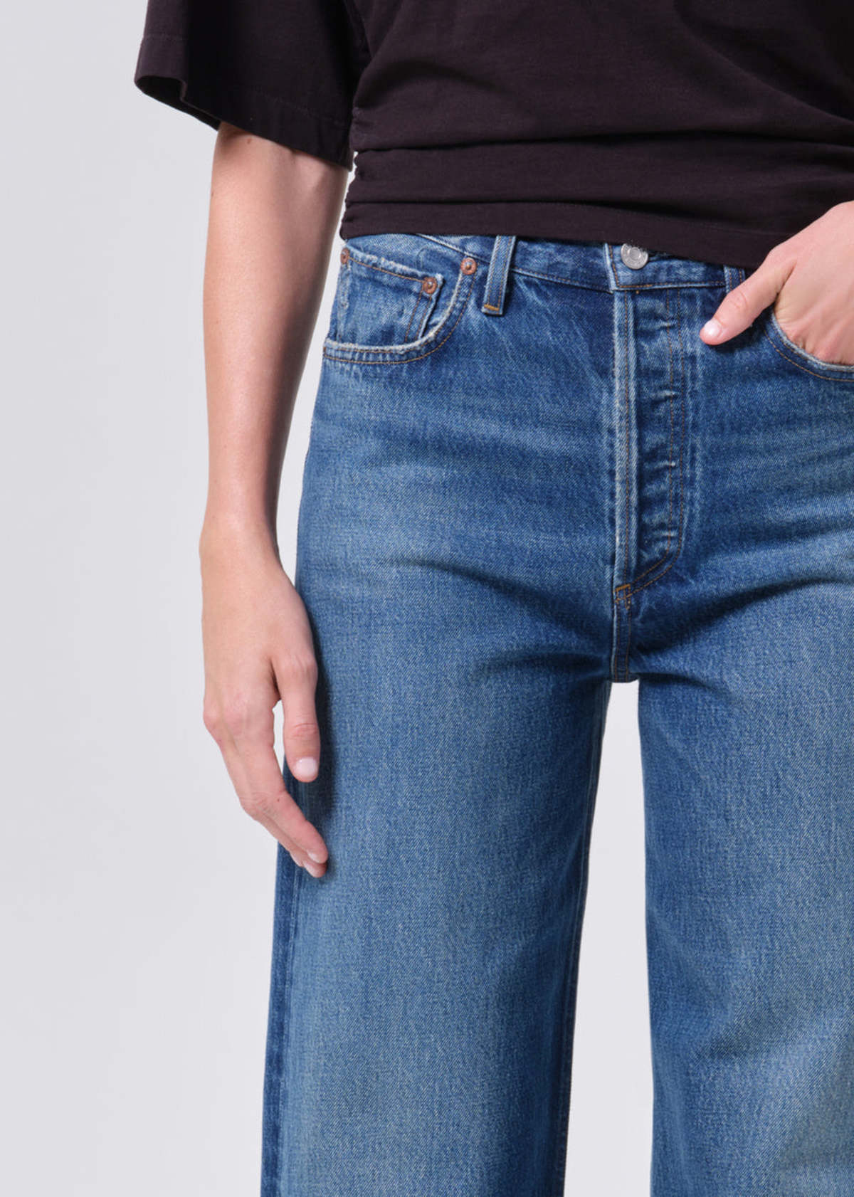 AGOLDE Ren Jean High Rise Wide Leg 32" Jeans - Image 6 of 10