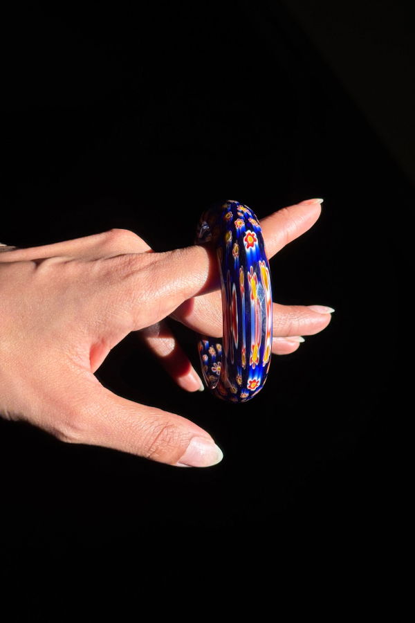 IKKIVI Crystal Cut Floral Red Blue Bangle