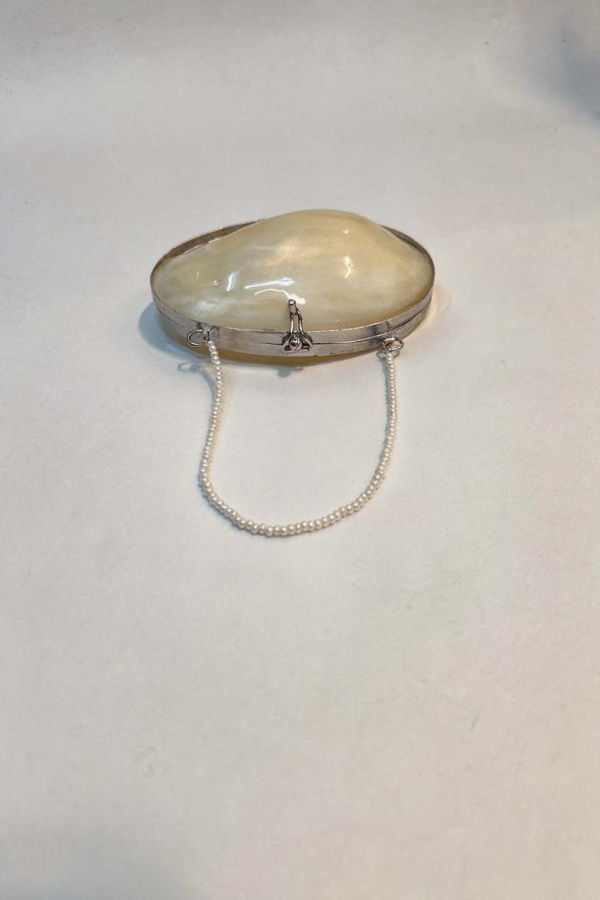 IKKIVI Sea Shell Micro Purse Bag - Off-White