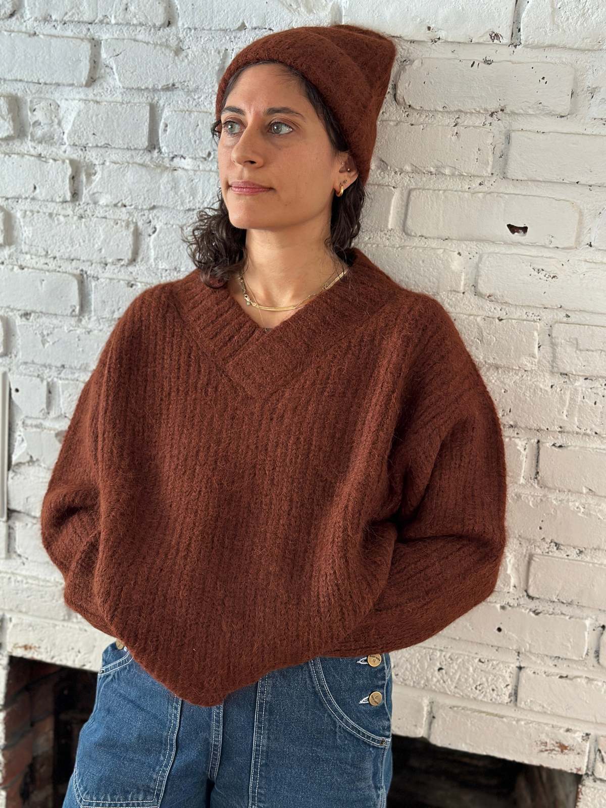 DAĒZA Suri V-Neck Sweater - Russet - Image 3 of 3