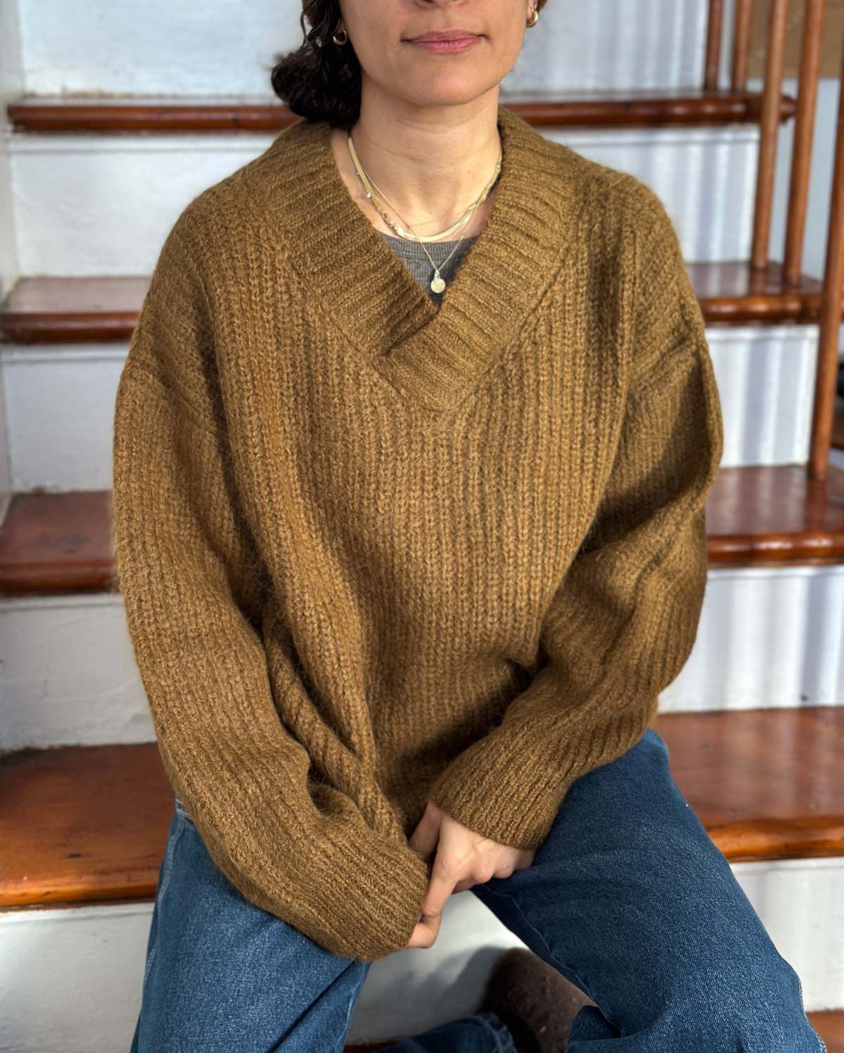 DAĒZA Suri V-Neck Sweater - Image 2 of 4